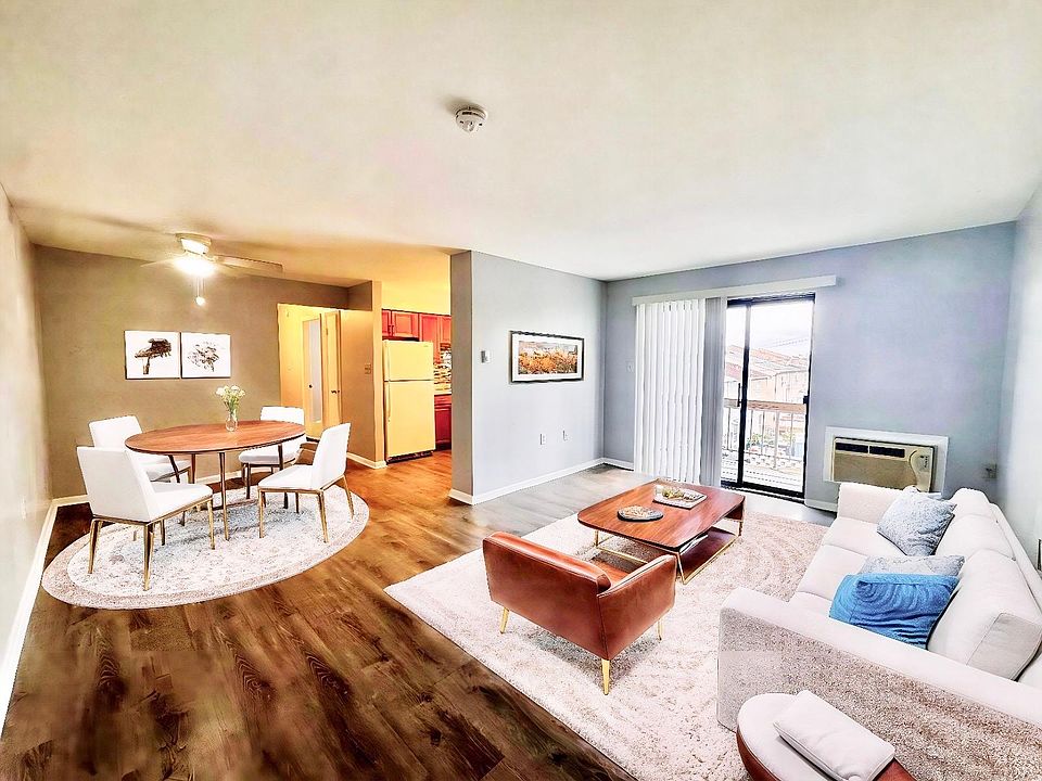 1st image of 501 E Walnut St APT 8