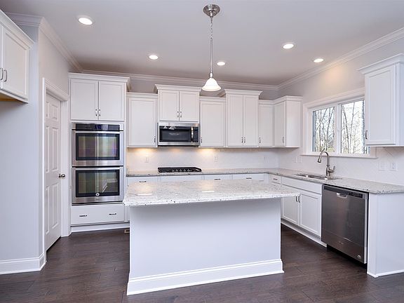 5th image of 87 Alayna Dr
