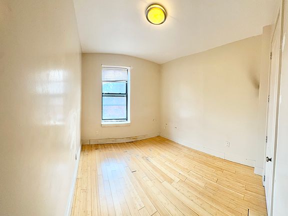 5th image of 2105 Foster Ave APT 3