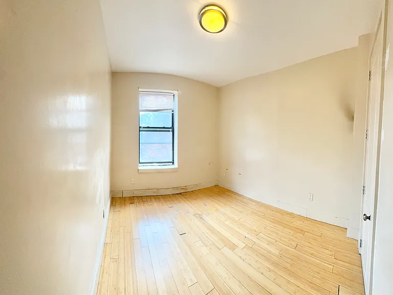 2105 Foster Ave #18 — Photo 4