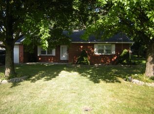 621 Hawthorn St, Centralia, MO 65240