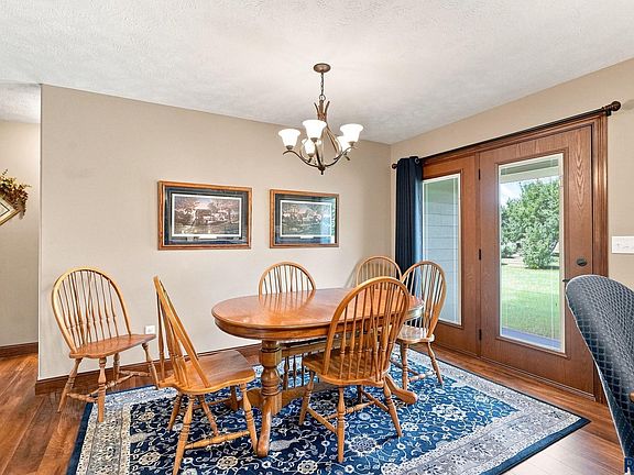 5th image of 109 Lake Ridge Dr