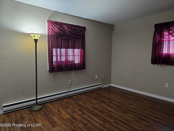 5th image of 60 Saratoga Ct