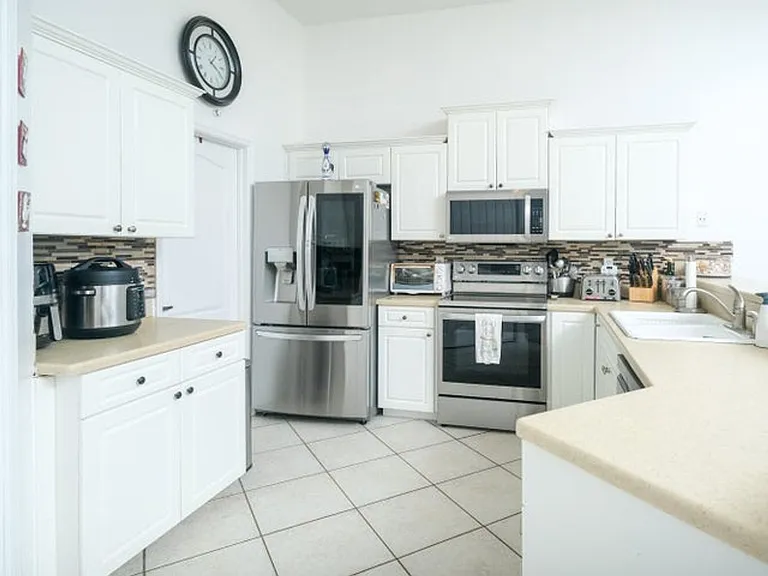 1814 Wisteria St — Photo 1