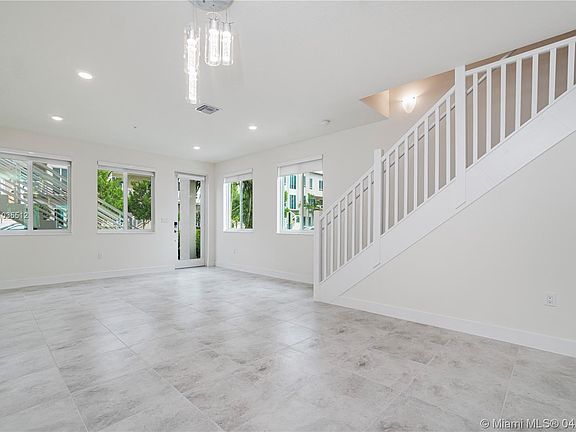 2nd image of 6425 NW 103rd Pl #101