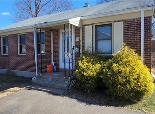 18 Easton St, East Hartford, CT 06108