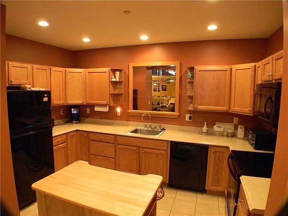 3rd image of 1 Tupperware Dr Unit 202