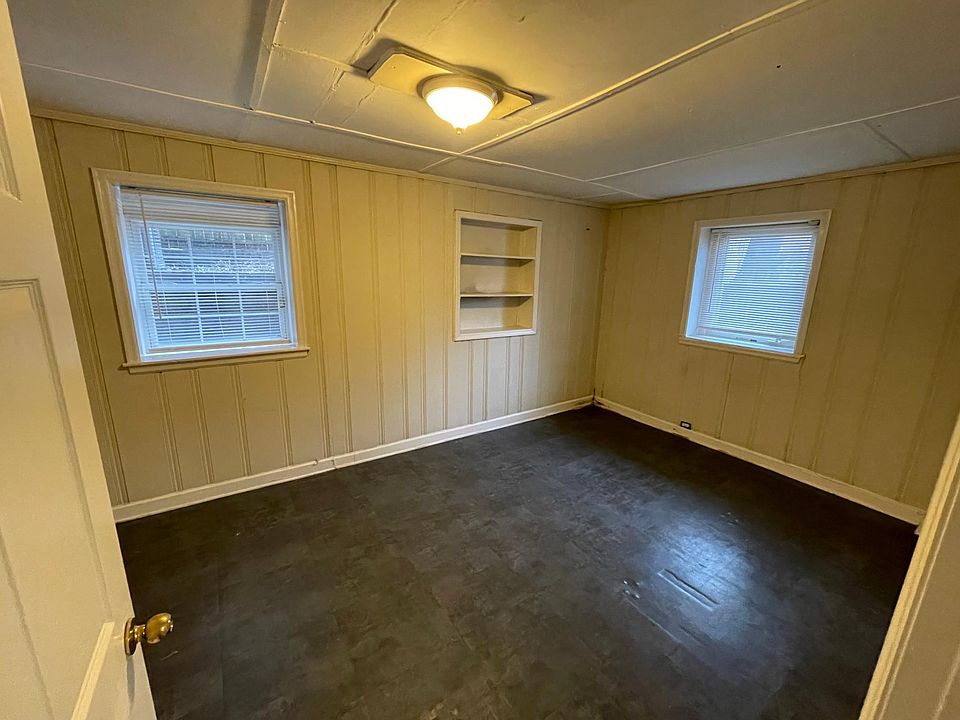 1st image of 271 Kalmia Ave APT 2