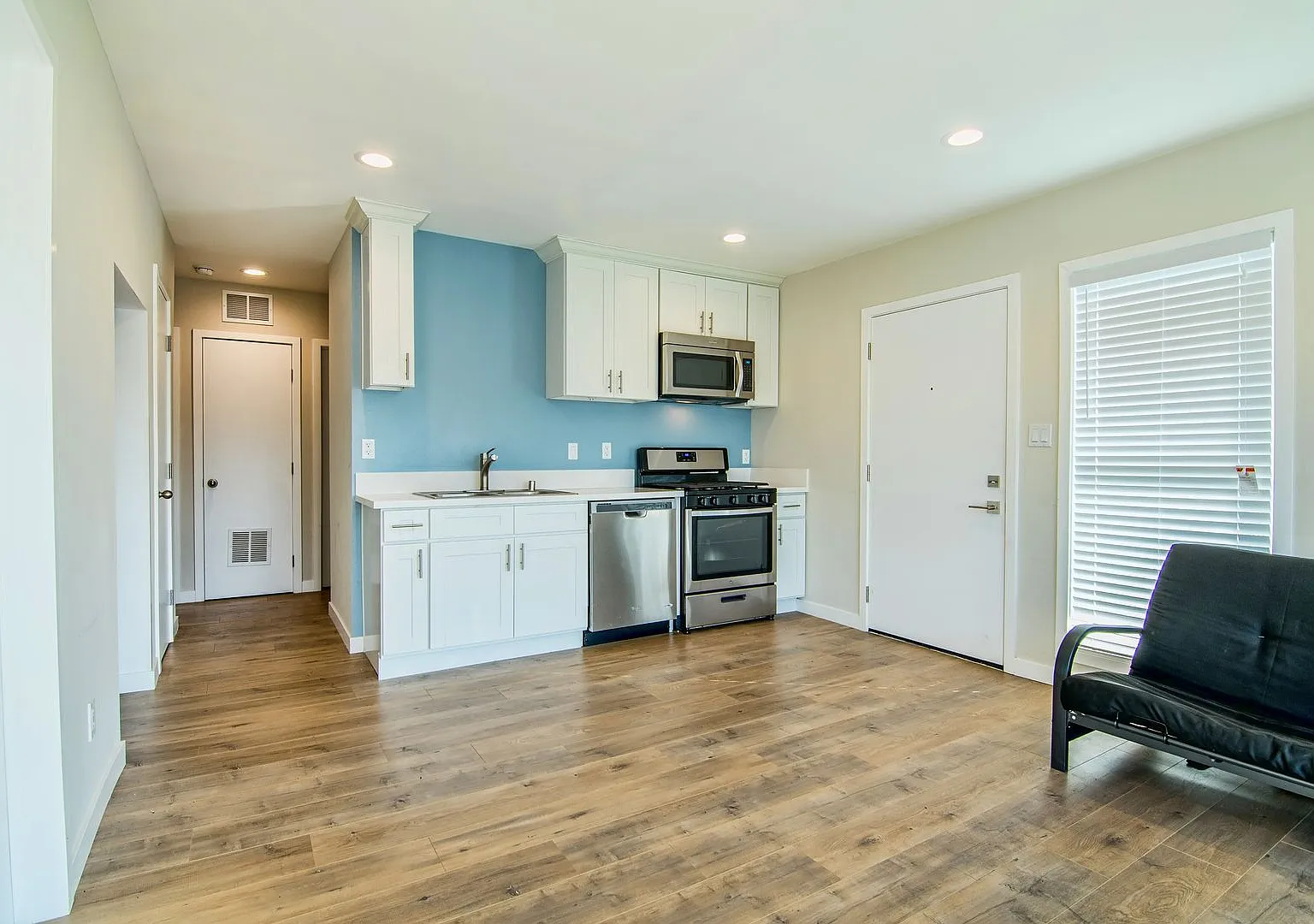 3bed2bath Apartment Next to USC — Photo 4