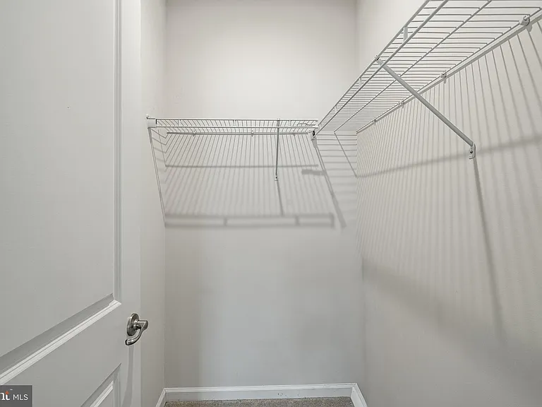 300 Blue Welsh St — Photo 20