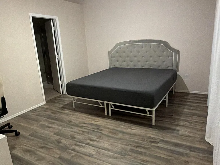 Plenty of space in Master Bedroom for King Size bed and even a Home Office.