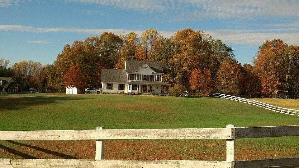 4 bed, 2.5 bath, 2517 sqft, $2,650 — Photo 4