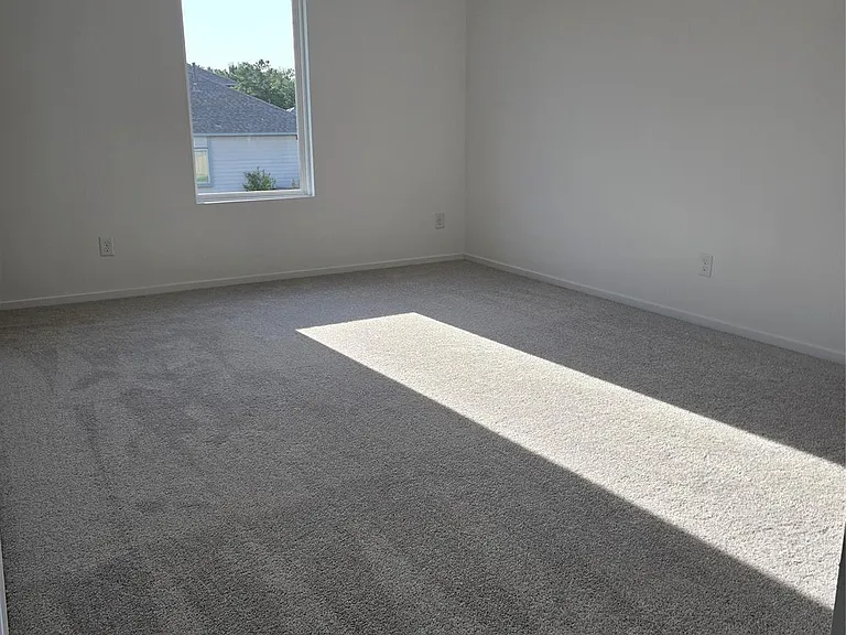 25446 Carnation Ct — Photo 10