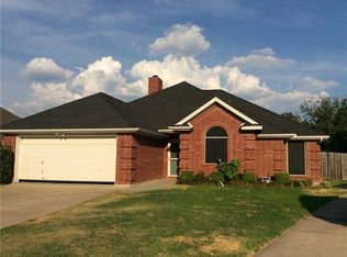 513 Oak Ridge Ct, Crowley, TX 76036