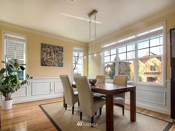 3rd image of 1531 NE Iris St