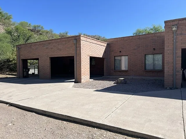 2 bed, $1,075 — Photo 1