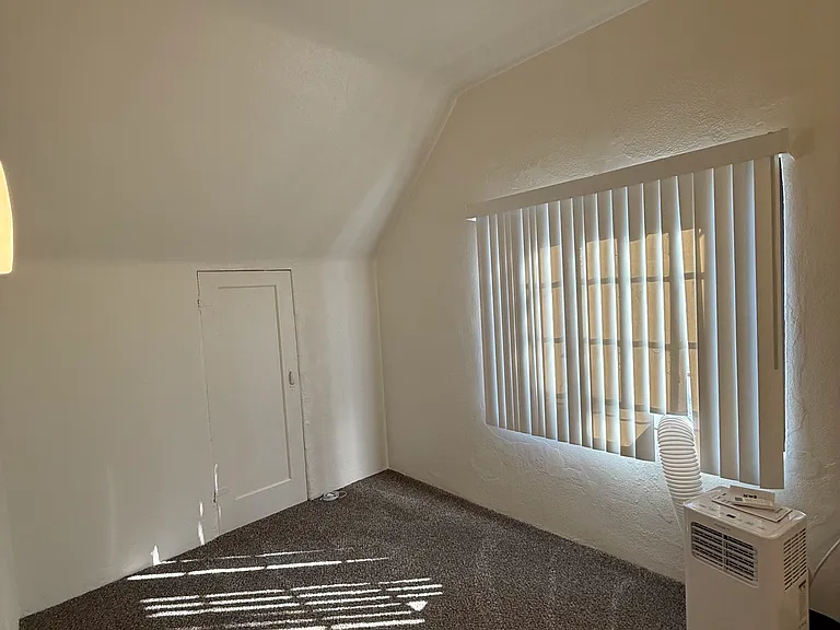 251 Hamilton St — Photo 12