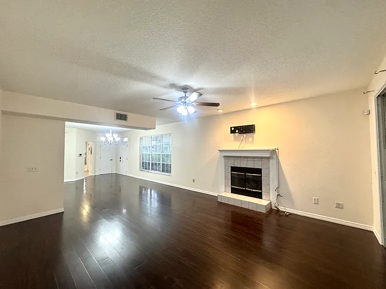 2800 Countryside Blvd #1-33 — Photo 12