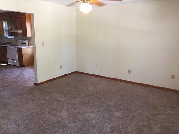 4th image of 103 Hazelwood Ct