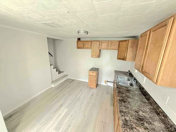 5th image of 1356 Willard Ave