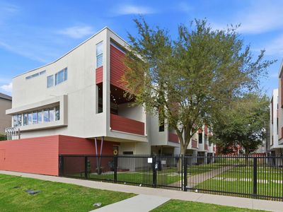 1119 W 17th St, Houston, TX, 77008