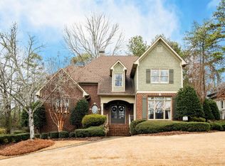 513 Lake Colony Dr, Vestavia Hills, AL 35242