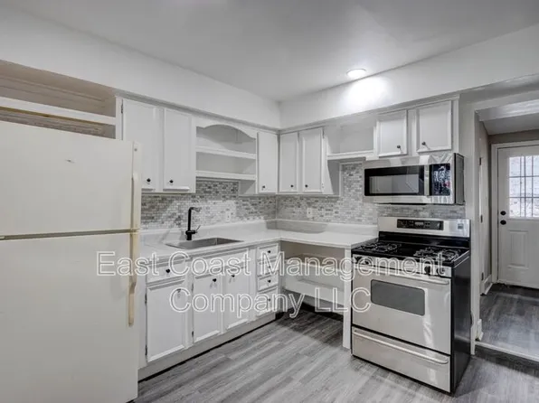 122 S Carey St, Baltimore, MD 21223