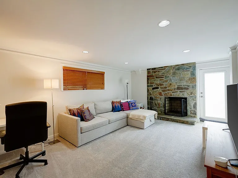 9420 Holland Ave — Photo 38