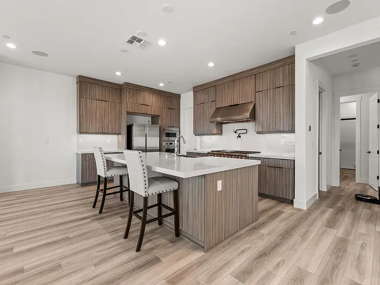 6162 Kings Peak Dr — Photo 8