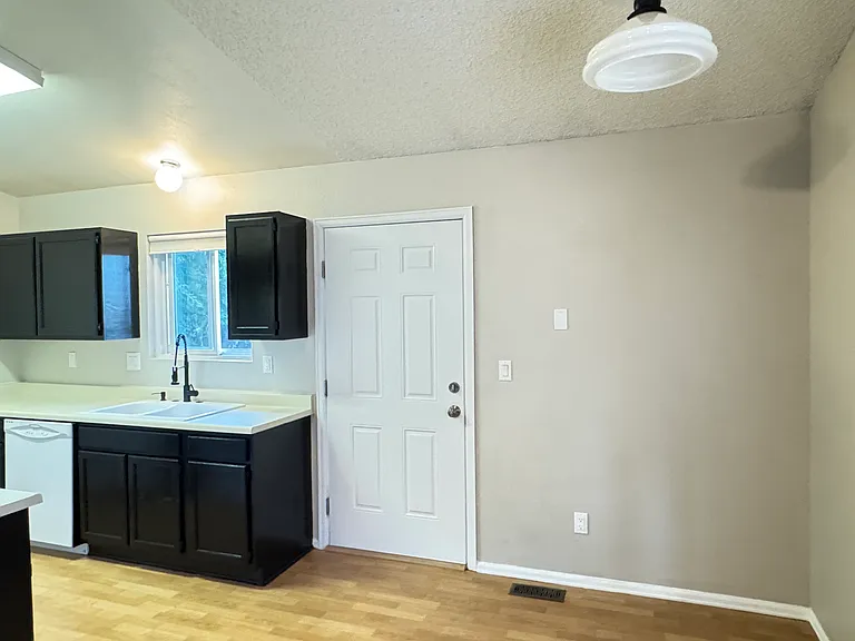5533 Jennifer Ln — Photo 4