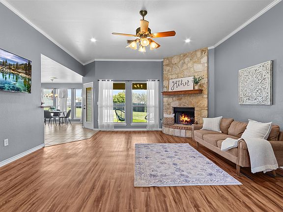 5th image of 401 Greystone Dr