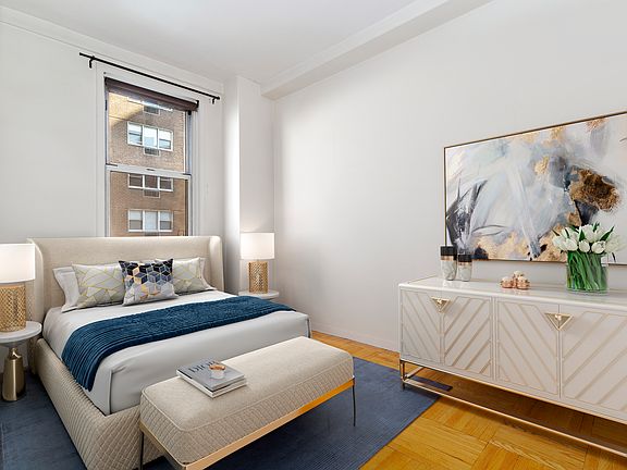 3rd image of 160 E 27th St #3C