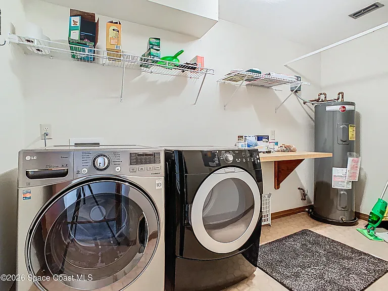 605 Saint Albans Ct #18H — Photo 19