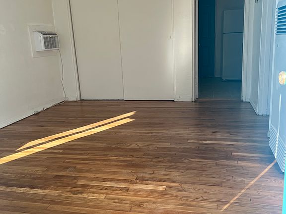 4th image of 1204 Vassar Dr SE