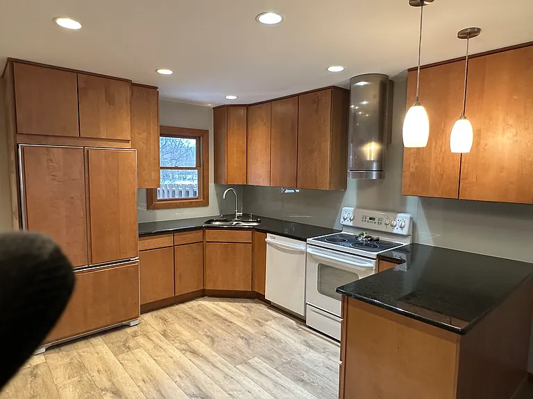 5220 Carlton Dr — Photo 3