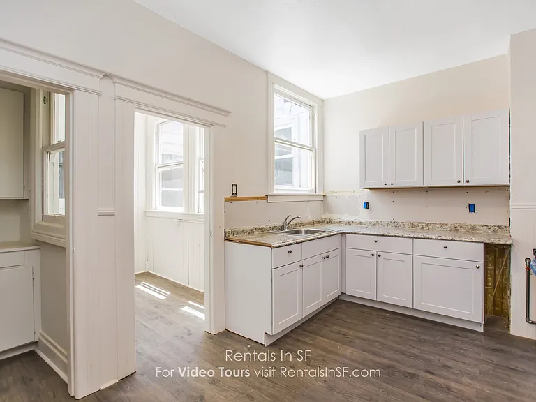 1215 2nd Ave — Photo 3