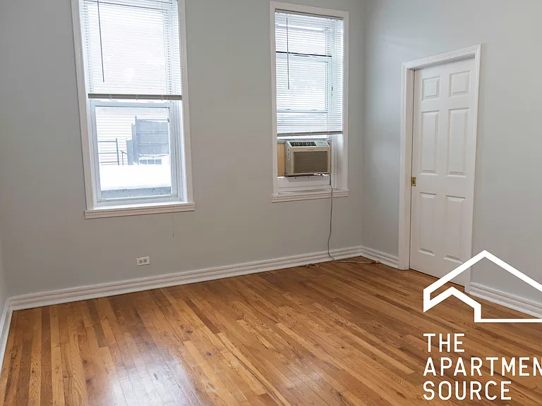 2215 W Wellington Ave #1R — Photo 7