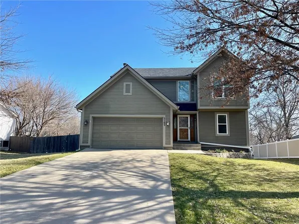 5165 Lakecrest Dr, Shawnee, KS 66218