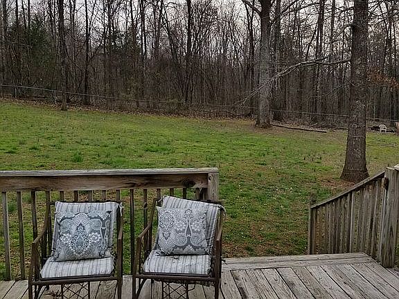 4th image of 225 Venture Dr
