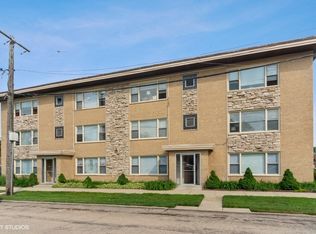 6047 N Northwest Hwy APT 4, Chicago, IL 60631