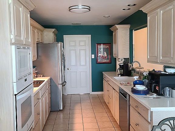 3rd image of 14913 Canadian Mist Dr