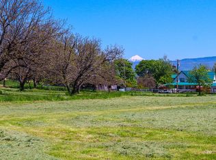 1940 Knowles Rd, Medford, OR 97501