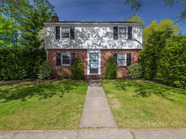 15 Ilsley Place, Malverne, NY 11565