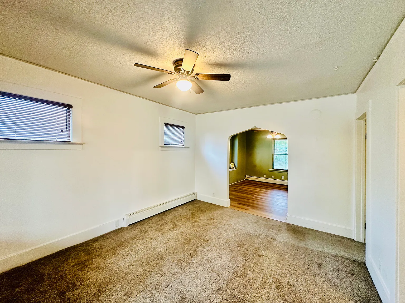 3 bed, 1040 sqft, $1,500 — Photo 3
