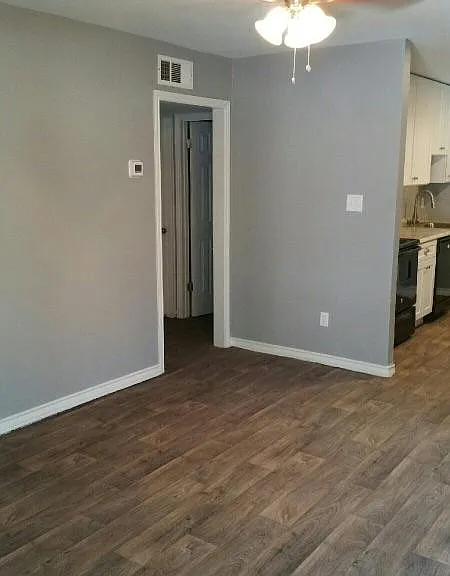 214 Joyce St #E — Photo 3