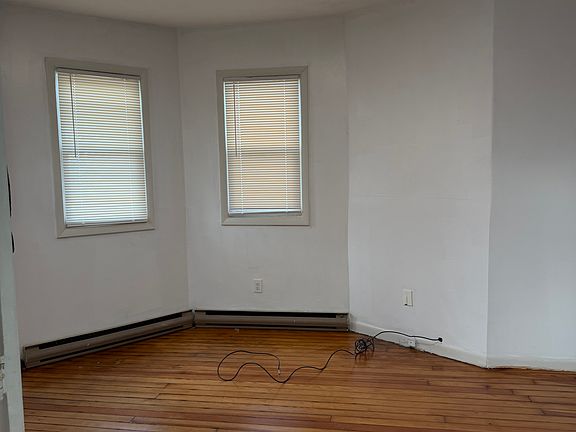 5th image of 46 Gesler St #3