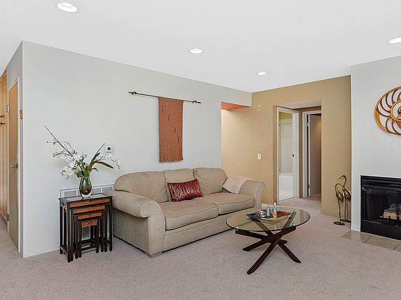 3rd image of 1925 Lake Ave Unit 305