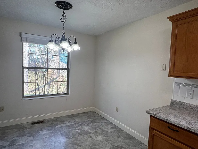 4345 S Roanoke Ave — Photo 4
