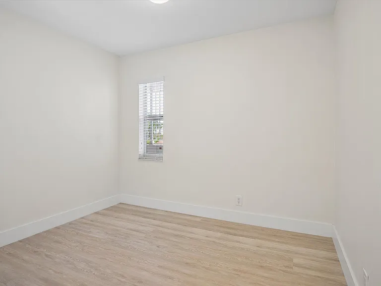 511 Bayshore Dr #206 — Photo 11