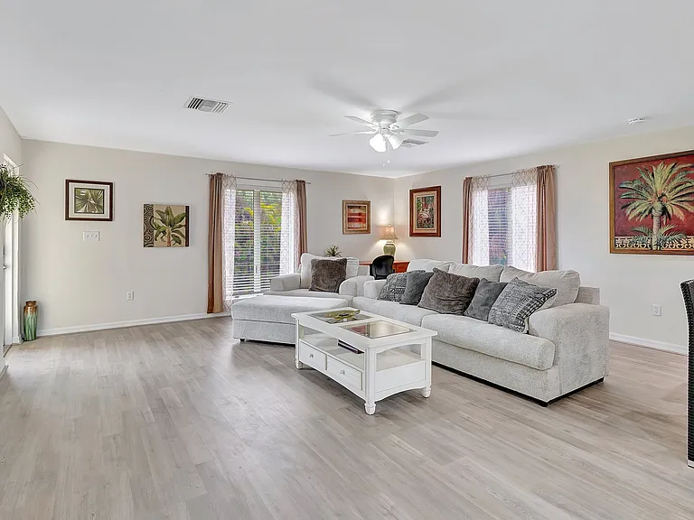 16360 N Oleander Dr — Photo 2